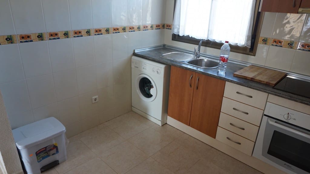 2 slaapkamer Bungalow te huur in Ciudad Quesada met zwembad garage - € 650 (Ref: 7295925)