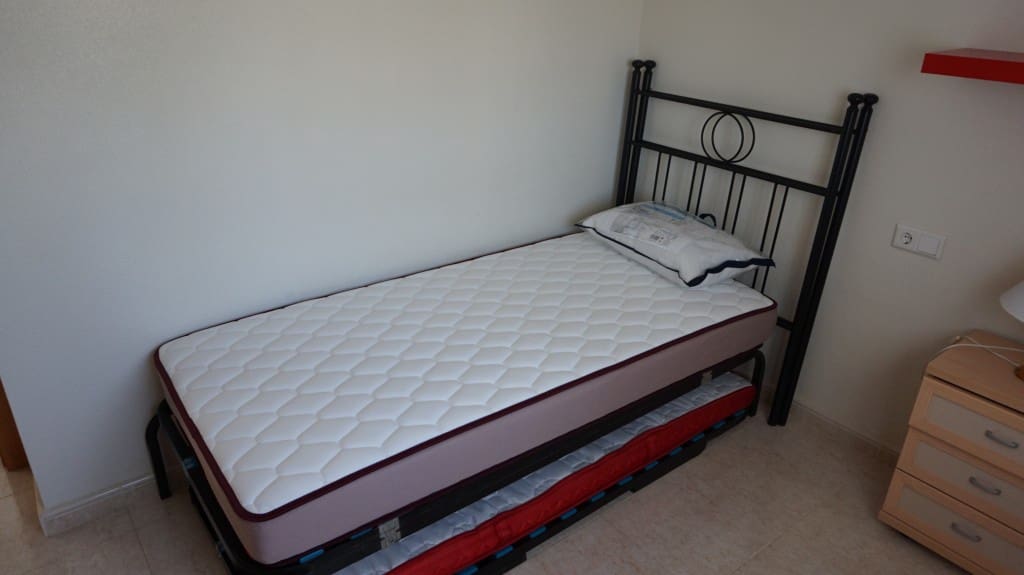 2 slaapkamer Bungalow te huur in Ciudad Quesada met zwembad garage - € 650 (Ref: 7295925)