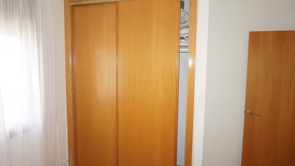 2 slaapkamer Bungalow te huur in Ciudad Quesada met zwembad garage - € 650 (Ref: 7295925)