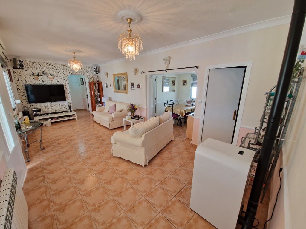 3 bedroom Finca/Country House for sale in Yecla with pool garage €