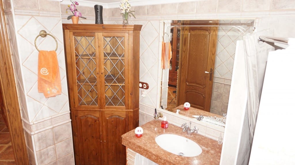 6 bedroom Townhouse for sale in Formentera del Segura with pool garage - € 550,000 (Ref: 7423857)