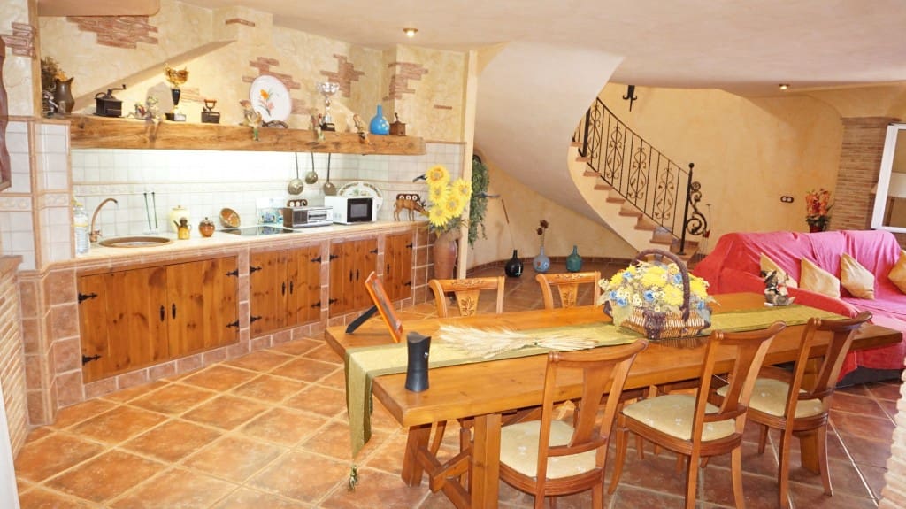 6 bedroom Townhouse for sale in Formentera del Segura with pool garage - € 550,000 (Ref: 7423857)