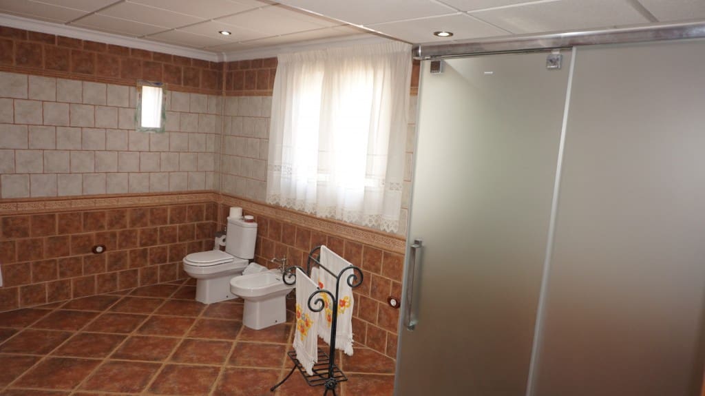 6 bedroom Townhouse for sale in Formentera del Segura with pool garage - € 550,000 (Ref: 7423857)