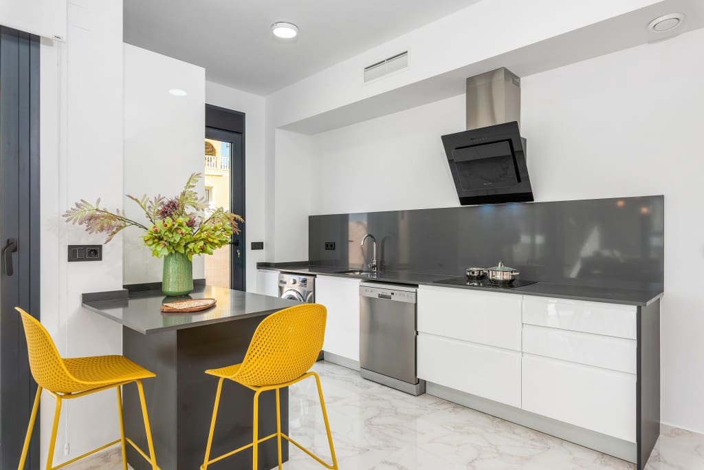 3 slaapkamer Villa te koop in Benijofar met zwembad garage - € 350.000 (Ref: 7522941)