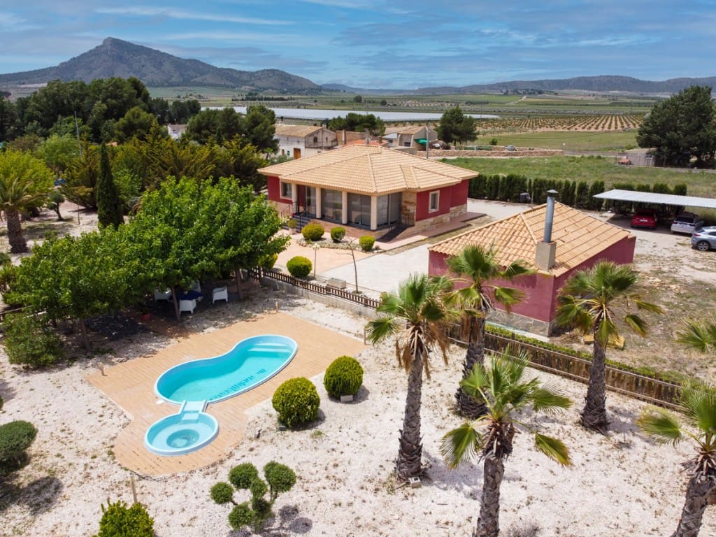 3 bedroom Villa for sale in Yecla with pool garage € 269,950 (Ref