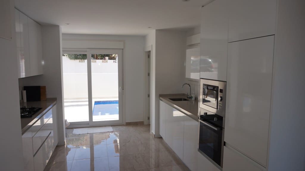 3 bedroom Villa for sale in La Marina with pool - € 295,000 (Ref: 8885783)