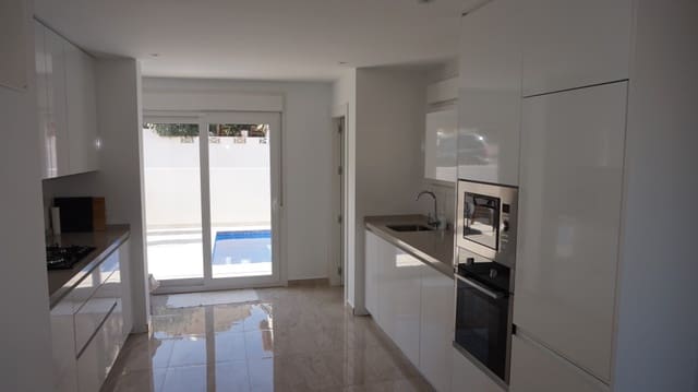 3 bedroom Villa for sale in La Marina, Elche / Elx with pool - € 295,000 (Ref: 8885783)