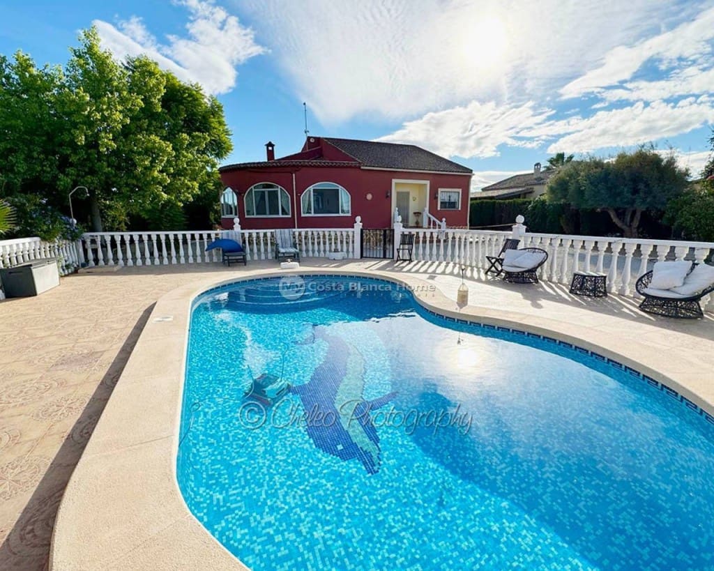 3 soveværelse Finca/Landehus til salg i Catral med swimmingpool garage - € 319.995 (Ref: 8981155)