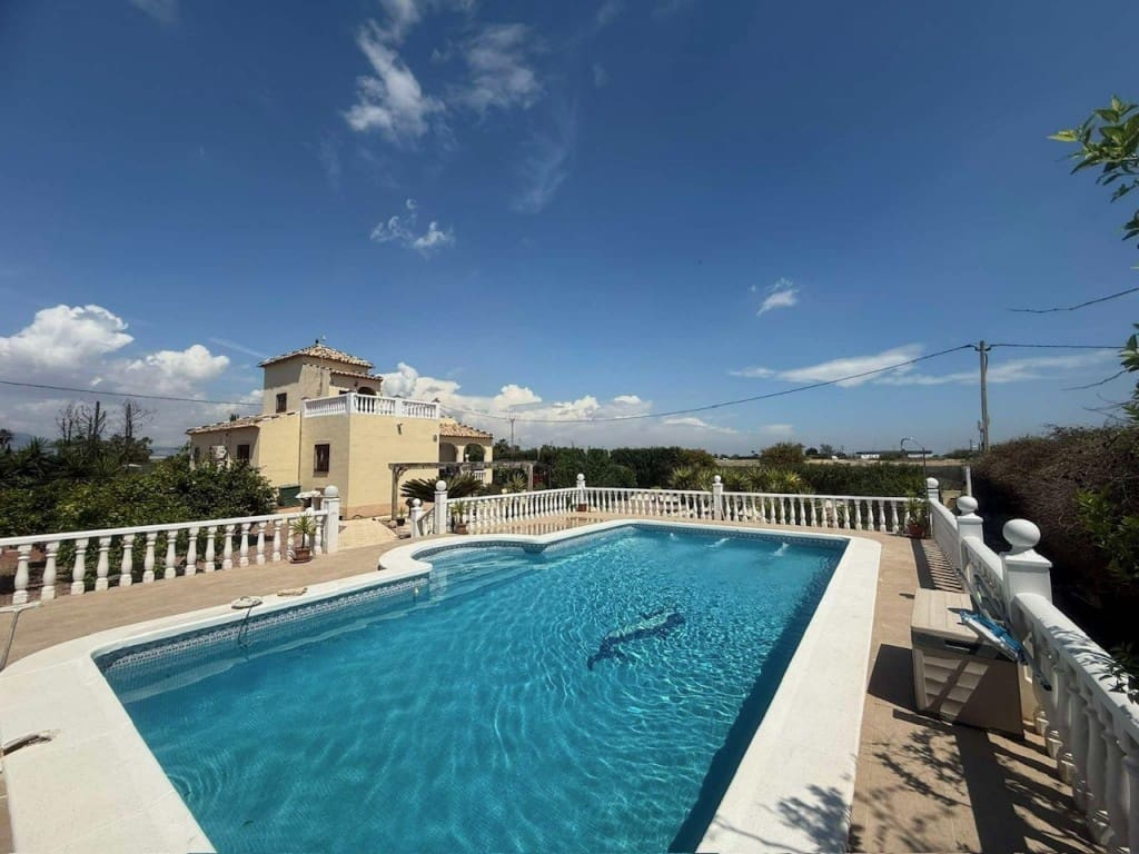 4 soveværelse Villa til salg i Catral med swimmingpool - € 385.000 (Ref: 8982222)
