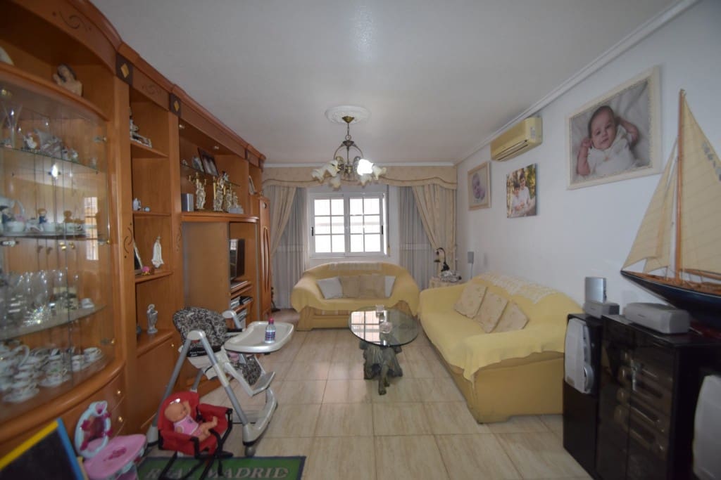 4 soveværelse Byhus til salg i Formentera del Segura med garage - € 139.950 (Ref: 9006855)