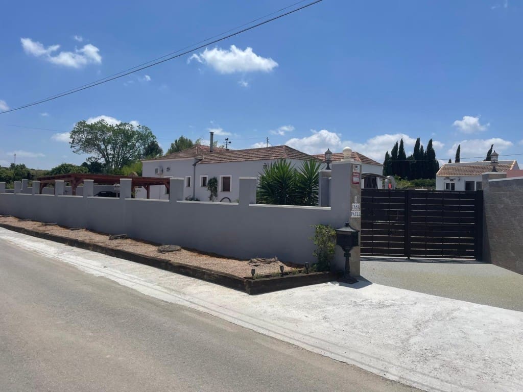 5 slaapkamer Finca/Landhuis te koop in Jacarilla met zwembad - € 595.000 (Ref: 9115942)