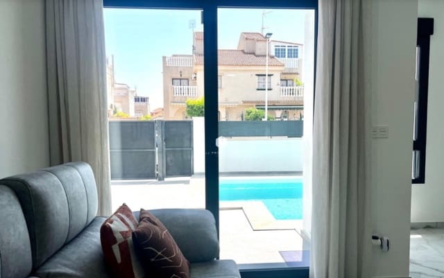 3 Zimmer Villa zu verkaufen in Torrevieja mit Pool Garage - 369.000 € (Ref: 9171287)