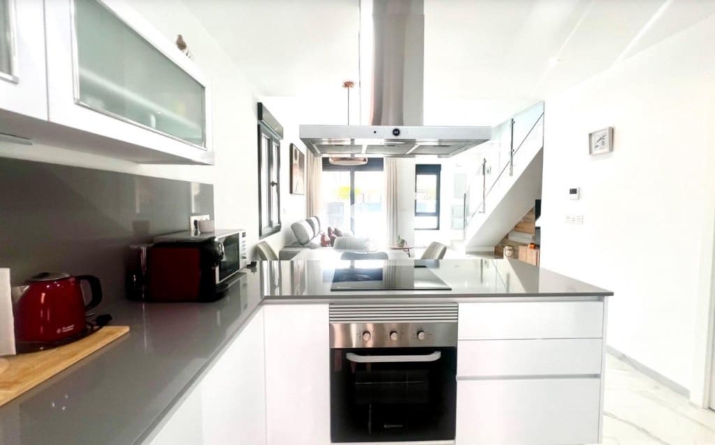 3 Zimmer Villa zu verkaufen in Torrevieja mit Pool Garage - 369.000 € (Ref: 9171287)