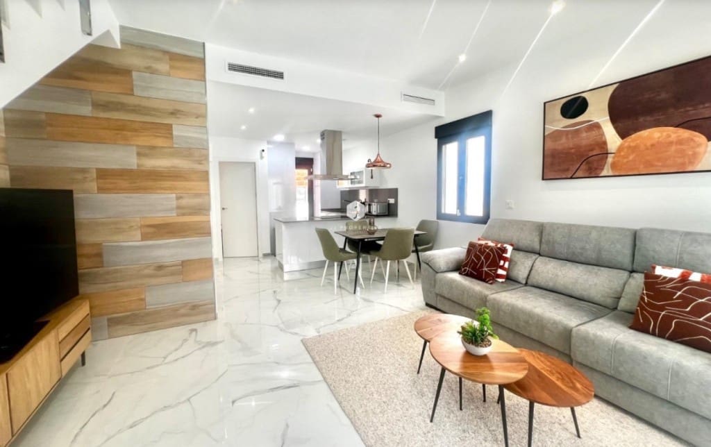 3 Zimmer Villa zu verkaufen in Torrevieja mit Pool Garage - 369.000 € (Ref: 9171287)