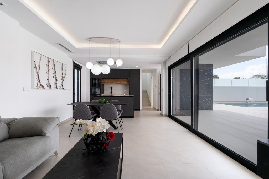 3 makuuhuone Huvila myytävänä paikassa Rojales mukana uima-altaan 
autotalli - 567 000 € (Ref: 9342047)