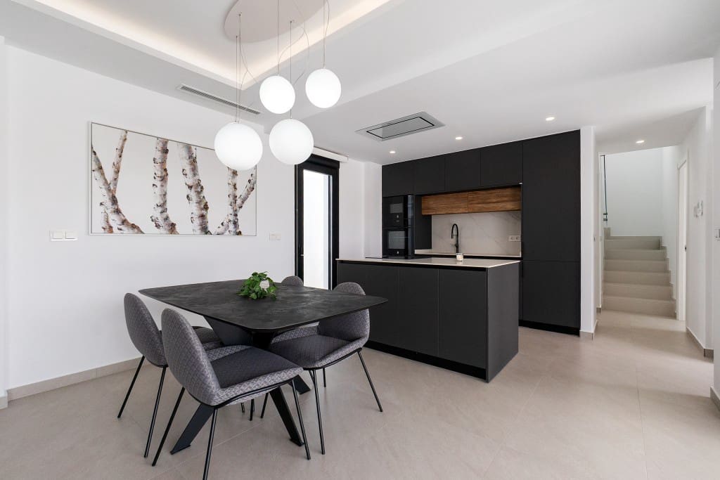 3 makuuhuone Huvila myytävänä paikassa Rojales mukana uima-altaan 
autotalli - 567 000 € (Ref: 9342047)