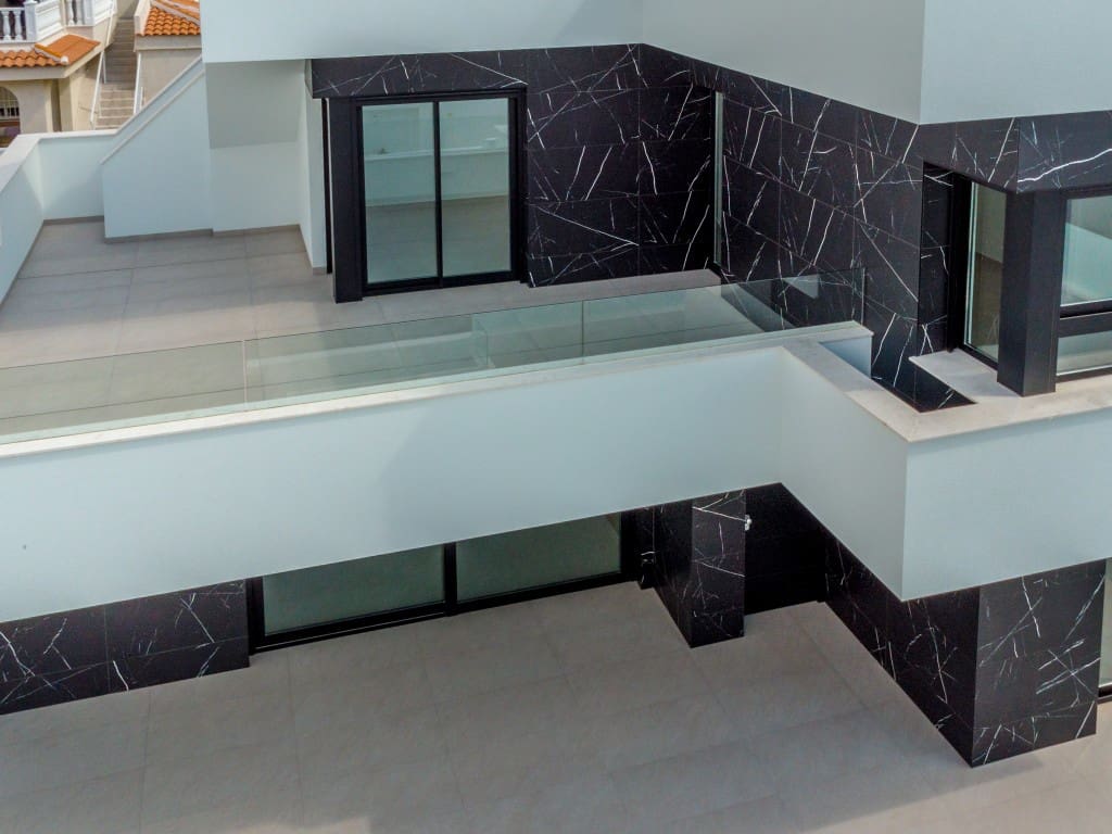 3 makuuhuone Huvila myytävänä paikassa Rojales mukana uima-altaan 
autotalli - 567 000 € (Ref: 9342047)