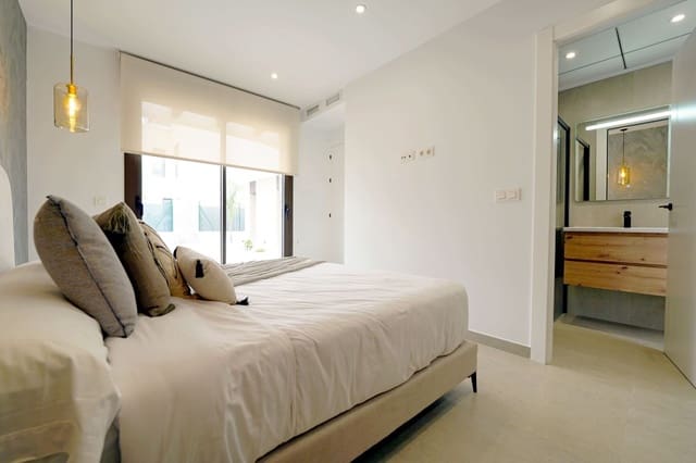 Chalet de 3 habitaciones en Rojales en venta con piscina - 399.000 € (Ref: 9387499)