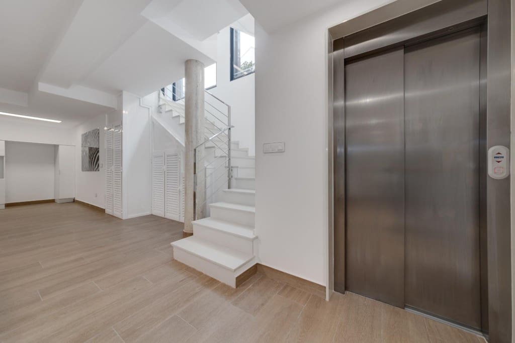 5 makuuhuone Huvila myytävänä paikassa San Miguel de Salinas mukana uima-altaan - 849 000 € (Ref: 9390197)