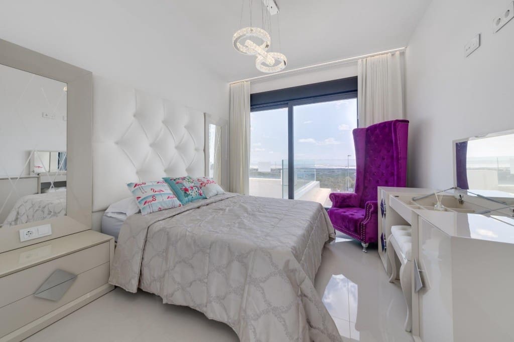 5 makuuhuone Huvila myytävänä paikassa San Miguel de Salinas mukana uima-altaan - 849 000 € (Ref: 9390197)