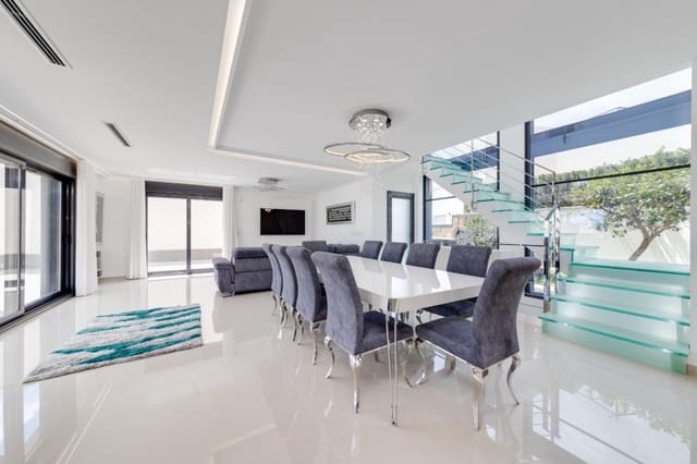 5 makuuhuone Huvila myytävänä paikassa San Miguel de Salinas mukana uima-altaan - 849 000 € (Ref: 9390197)