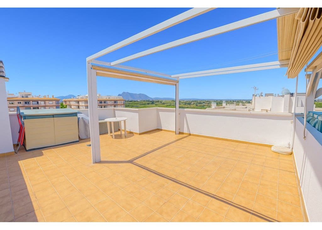 2 bedroom Apartment for sale in Algorfa with pool - € 129,999 (Ref: 9390198)