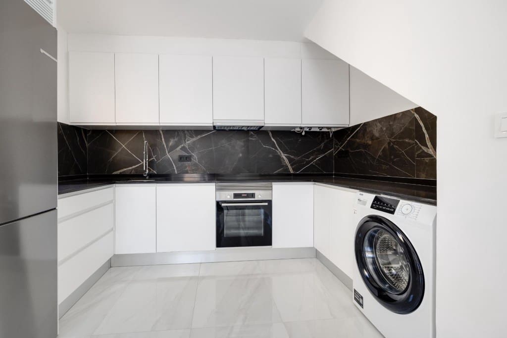 2 makuuhuone Kattohuoneisto myytävänä paikassa Torrevieja mukana uima-altaan - 155 500 € (Ref: 9390402)