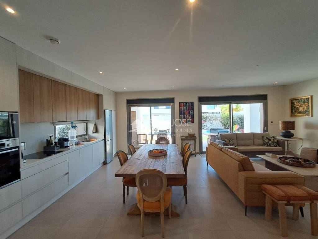 3 bedroom Villa for sale in Aspe with pool garage - € 420,000 (Ref: 9395750)