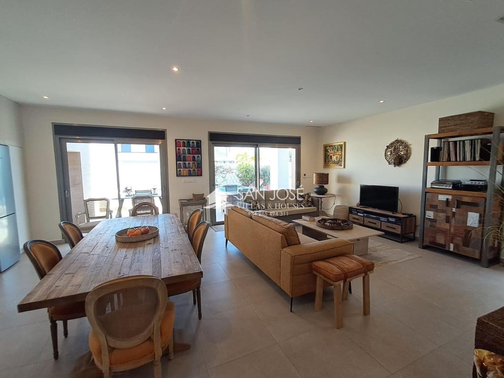 3 bedroom Villa for sale in Aspe with pool garage - € 420,000 (Ref: 9395750)