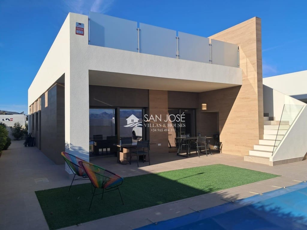3 bedroom Villa for sale in Aspe with pool garage - € 420,000 (Ref: 9395750)