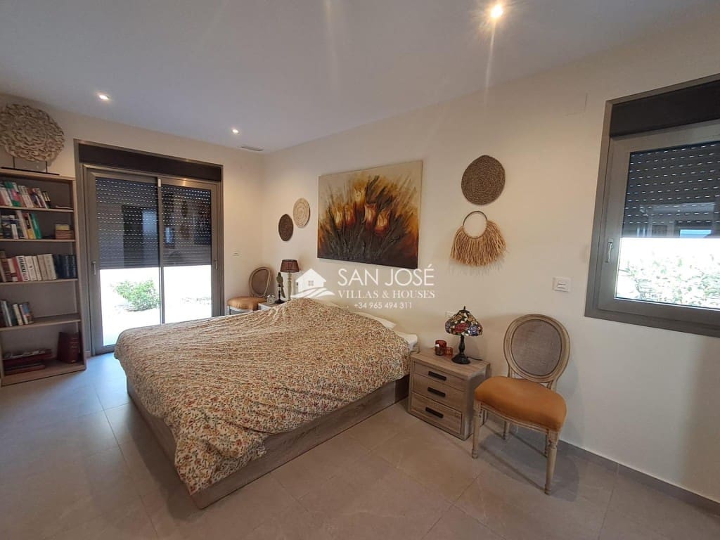 3 bedroom Villa for sale in Aspe with pool garage - € 420,000 (Ref: 9395750)