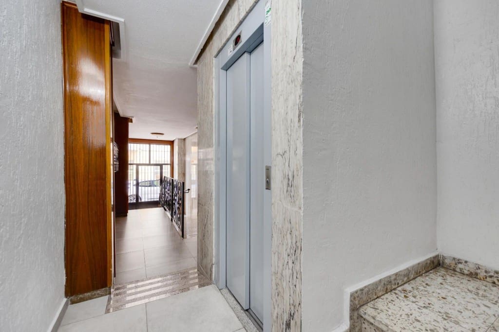 2 bedroom Apartment for sale in Torrevieja - € 179,500 (Ref: 9415507)