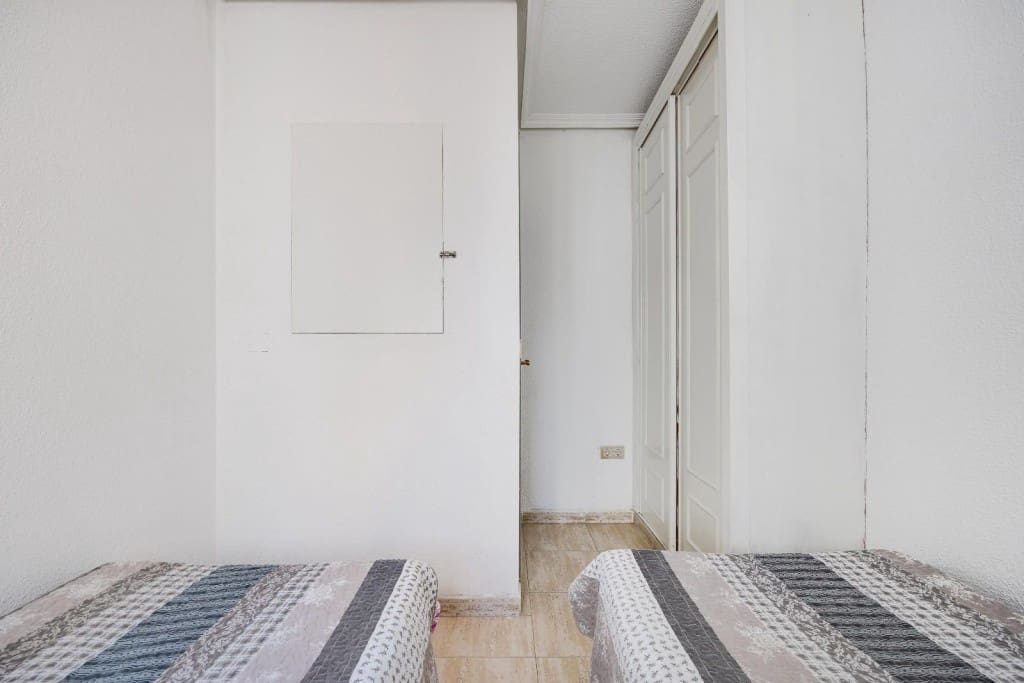 Apartamento de 2 habitaciones en Torrevieja en venta - 135.000 € (Ref: 9415508)