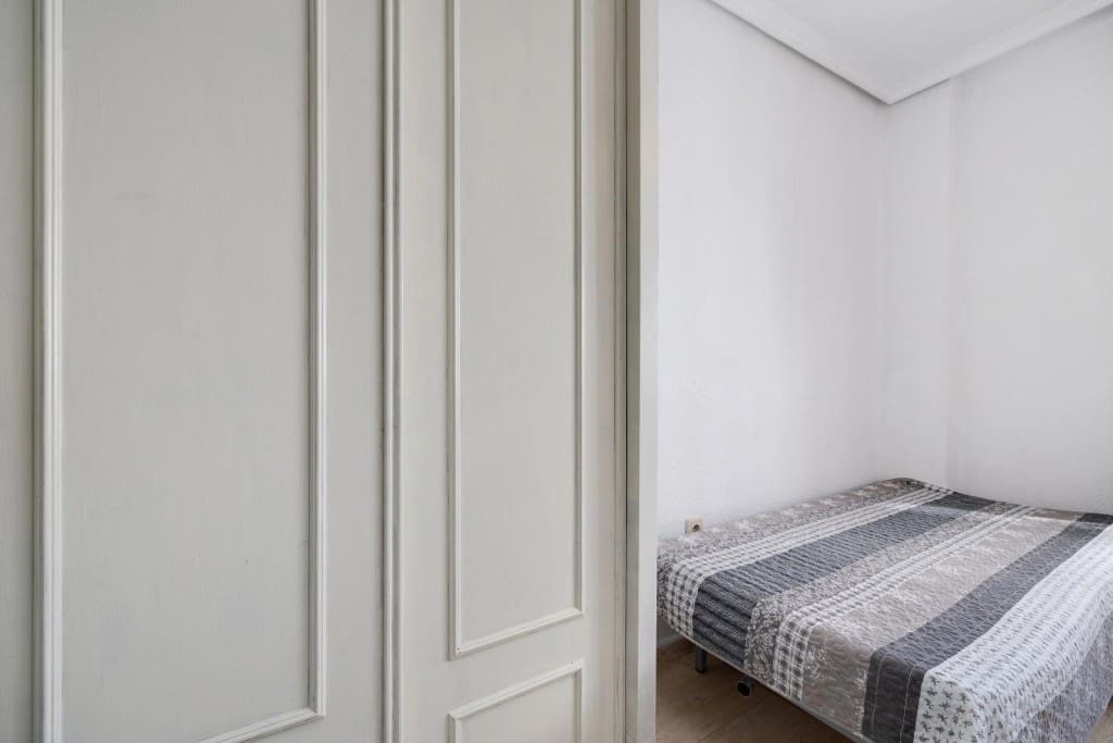 Apartamento de 2 habitaciones en Torrevieja en venta - 135.000 € (Ref: 9415508)