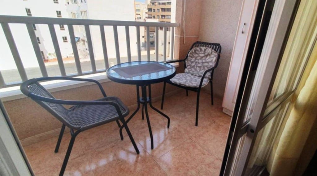 2 Zimmer Penthouse zu verkaufen in Torrevieja mit Pool Garage - 142.000 € (Ref: 9415509)