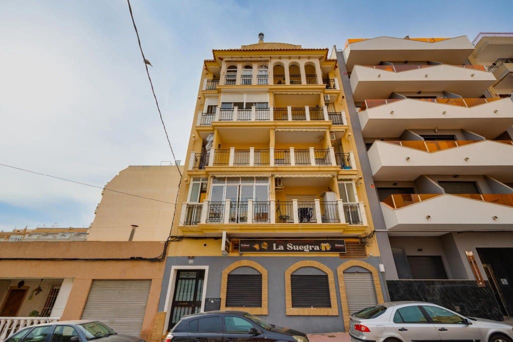 3 bedroom Apartment for sale in Torrevieja - € 154,995 (Ref: 9415511)
