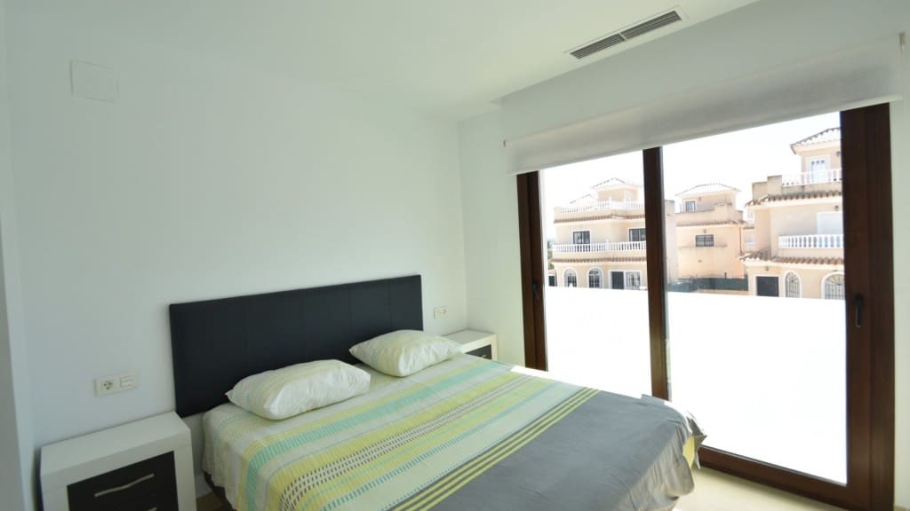 3 chambre Villa/Maison à vendre à La Marina avec piscine garage - 350 000 € (Ref: 9415512)