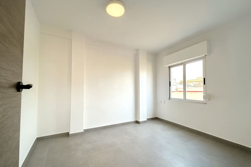 2 bedroom Apartment for sale in Pilar de la Horadada - € 149,000 (Ref: 9419146)