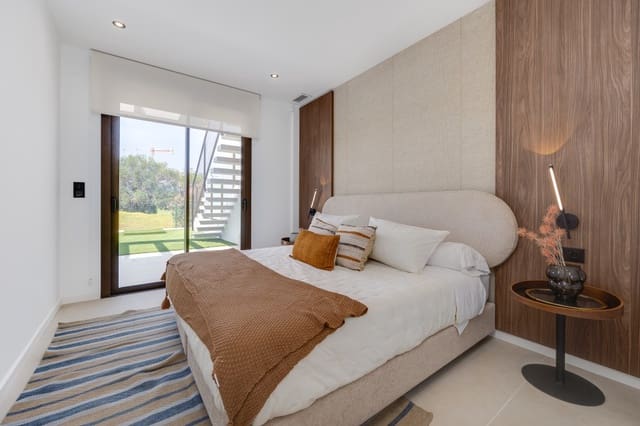 Chalet de 3 habitaciones en Los Alcázares en venta con piscina - 685.000 € (Ref: 9426907)