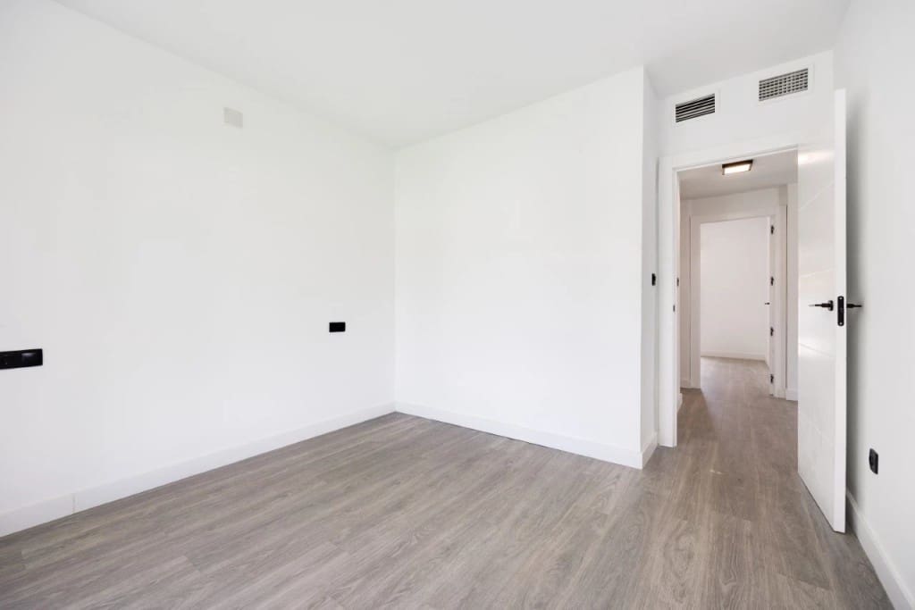 4 soverom Villa til salgs i La Siesta med svømmebasseng - € 400 000 (Ref: 9439520)