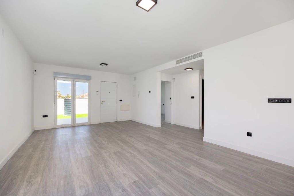 4 soverom Villa til salgs i La Siesta med svømmebasseng - € 400 000 (Ref: 9439520)