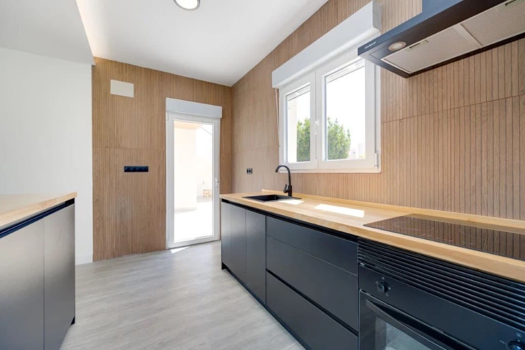 4 soverom Villa til salgs i La Siesta med svømmebasseng - € 400 000 (Ref: 9439520)