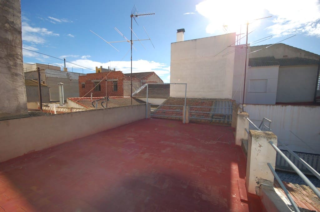 4 makuuhuone Omakotitalo myytävänä paikassa Catral mukana 
autotalli - 180 000 € (Ref: 9526162)