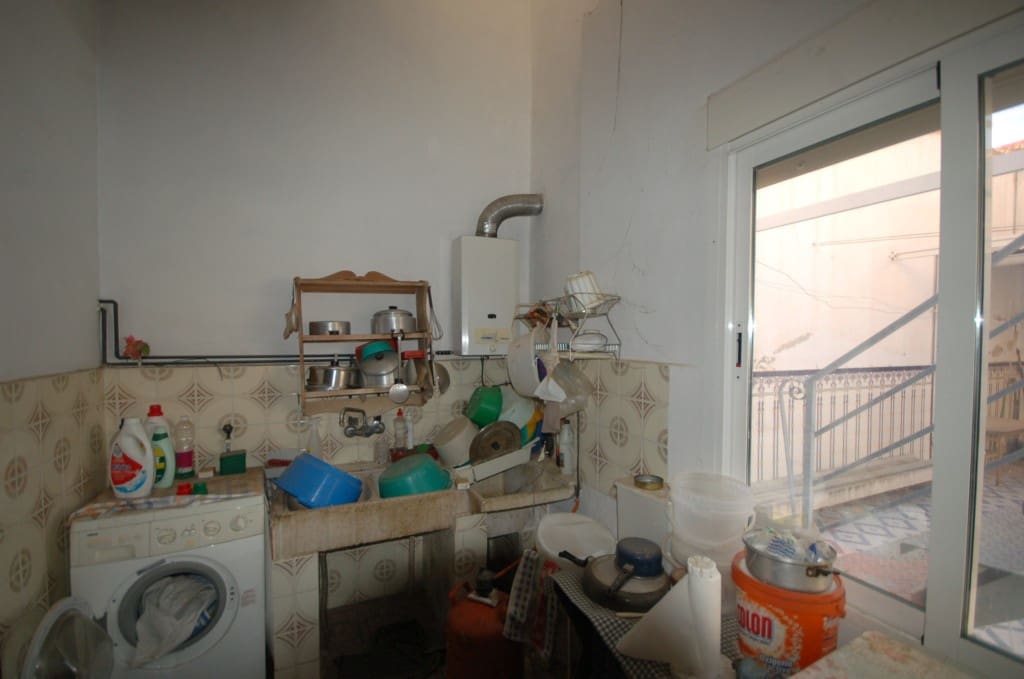 4 makuuhuone Omakotitalo myytävänä paikassa Catral mukana 
autotalli - 180 000 € (Ref: 9526162)