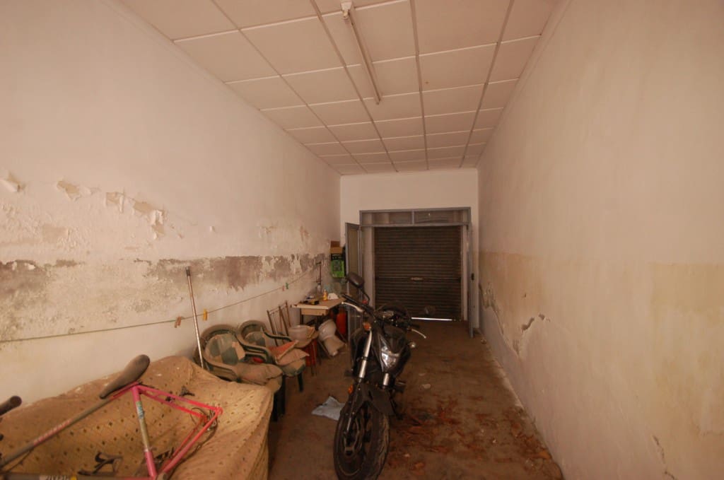 4 makuuhuone Omakotitalo myytävänä paikassa Catral mukana 
autotalli - 180 000 € (Ref: 9526162)