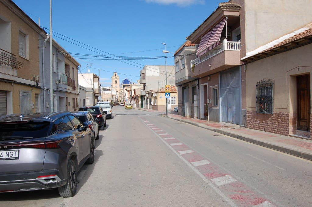 4 makuuhuone Omakotitalo myytävänä paikassa Catral mukana 
autotalli - 180 000 € (Ref: 9526162)