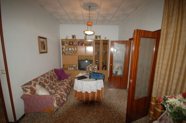 4 makuuhuone Omakotitalo myytävänä paikassa Catral mukana 
autotalli - 180 000 € (Ref: 9526162)