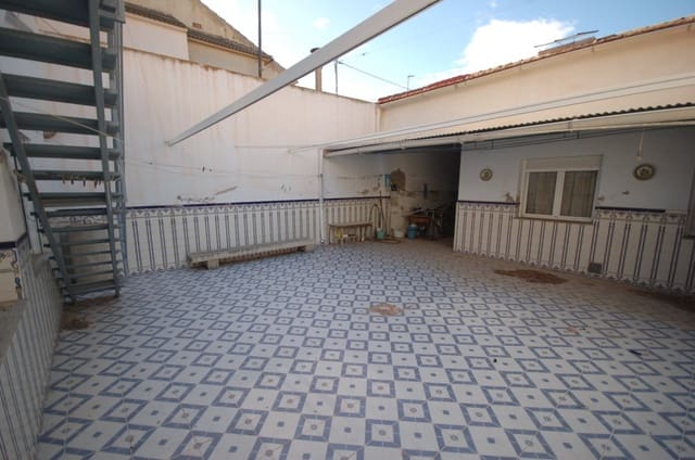 4 makuuhuone Omakotitalo myytävänä paikassa Catral mukana 
autotalli - 180 000 € (Ref: 9526162)