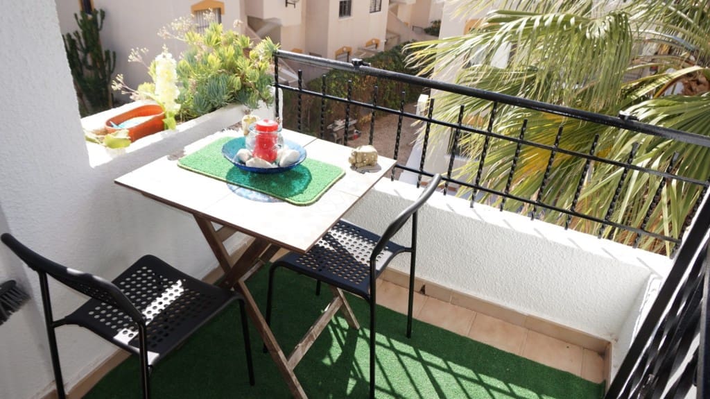 Appartement de 1 chambre à louer à Punta Prima avec piscine - 550 € (Ref: 9627250)