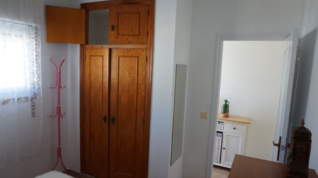 Appartement de 1 chambre à louer à Punta Prima avec piscine - 550 € (Ref: 9627250)